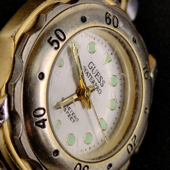 Vintage Guess Waterpro Stainless Steel Women's Watch Japan Movt Water Resistant - Picture 8 of 8